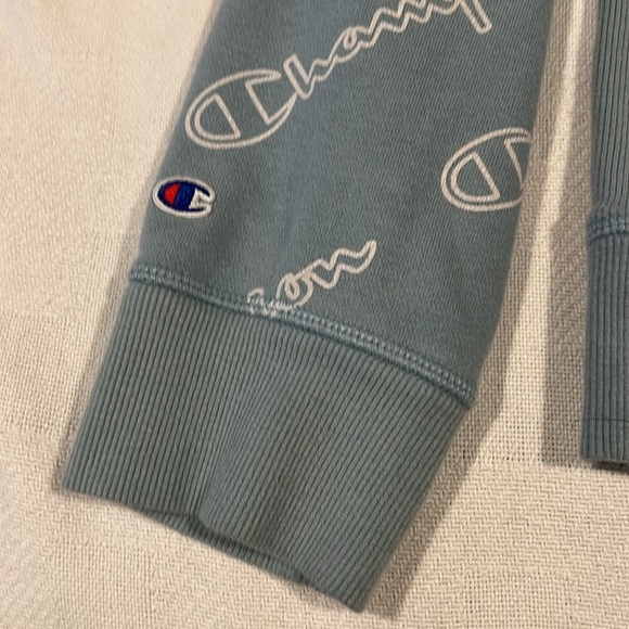 NWOT Champion sweatshirt, light blue, with white writing - Picture 4 of 6